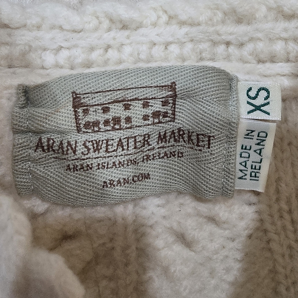 100% Wool Knit Sweater - Picture 4 of 5